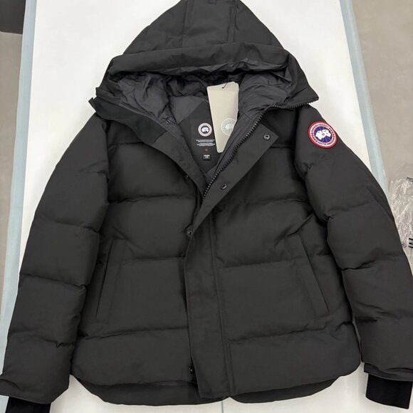 Canada goose jacket - Picture 1 of 4